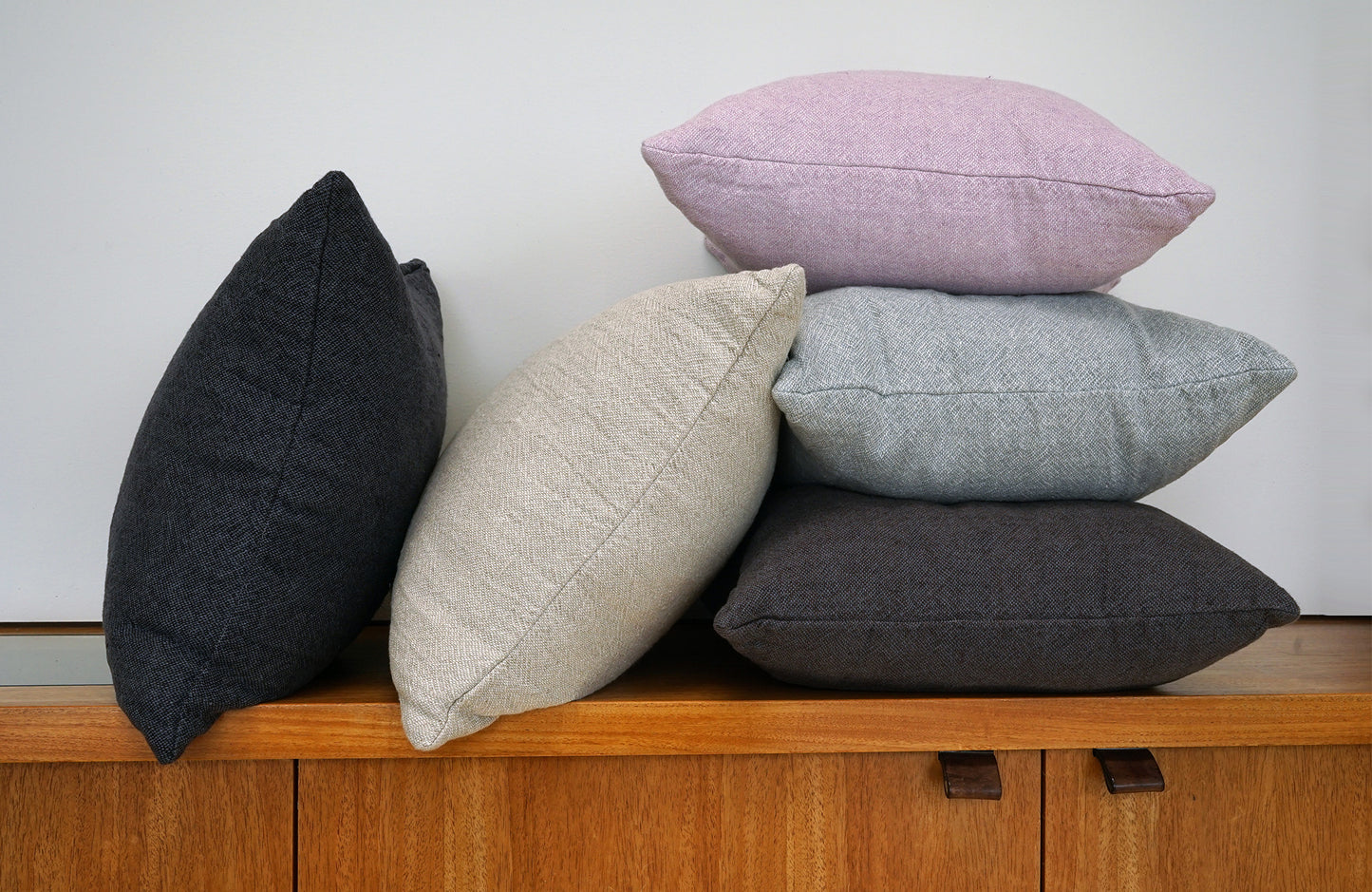 ELIAS decorative pillow