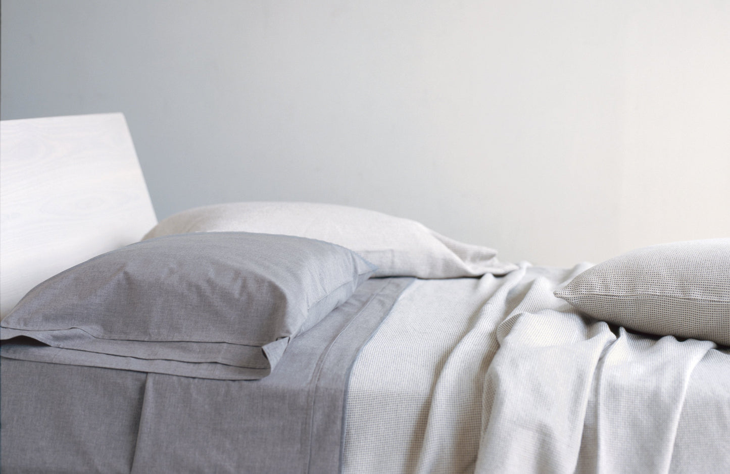 HEATHER 100% percale cotton fitted sheet cement soft grey - AREA home bedding