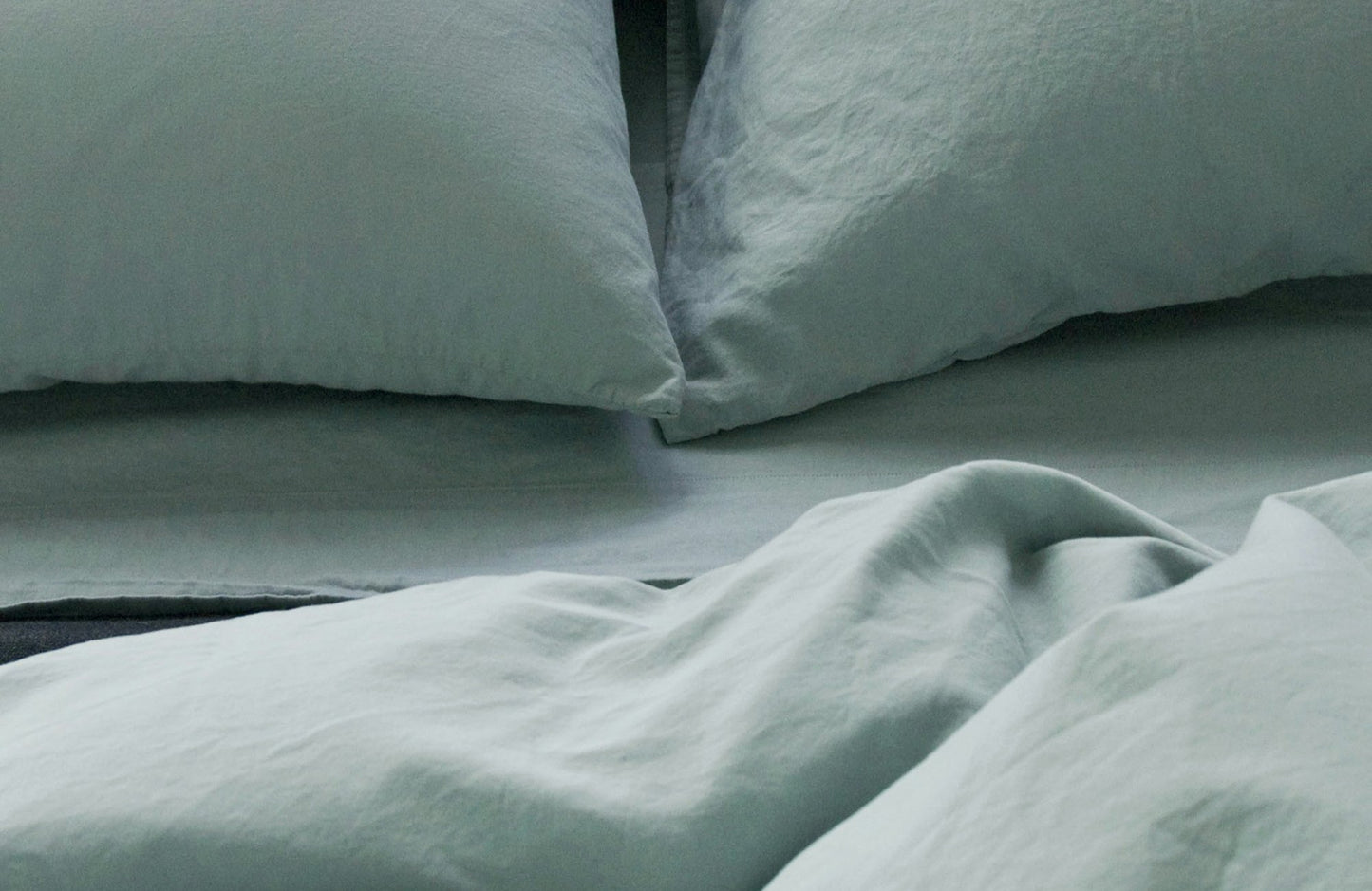 PERLA 100% cotton sateen fitted sheet celeste honey plant porcelain powder slate white | AREA home bedding