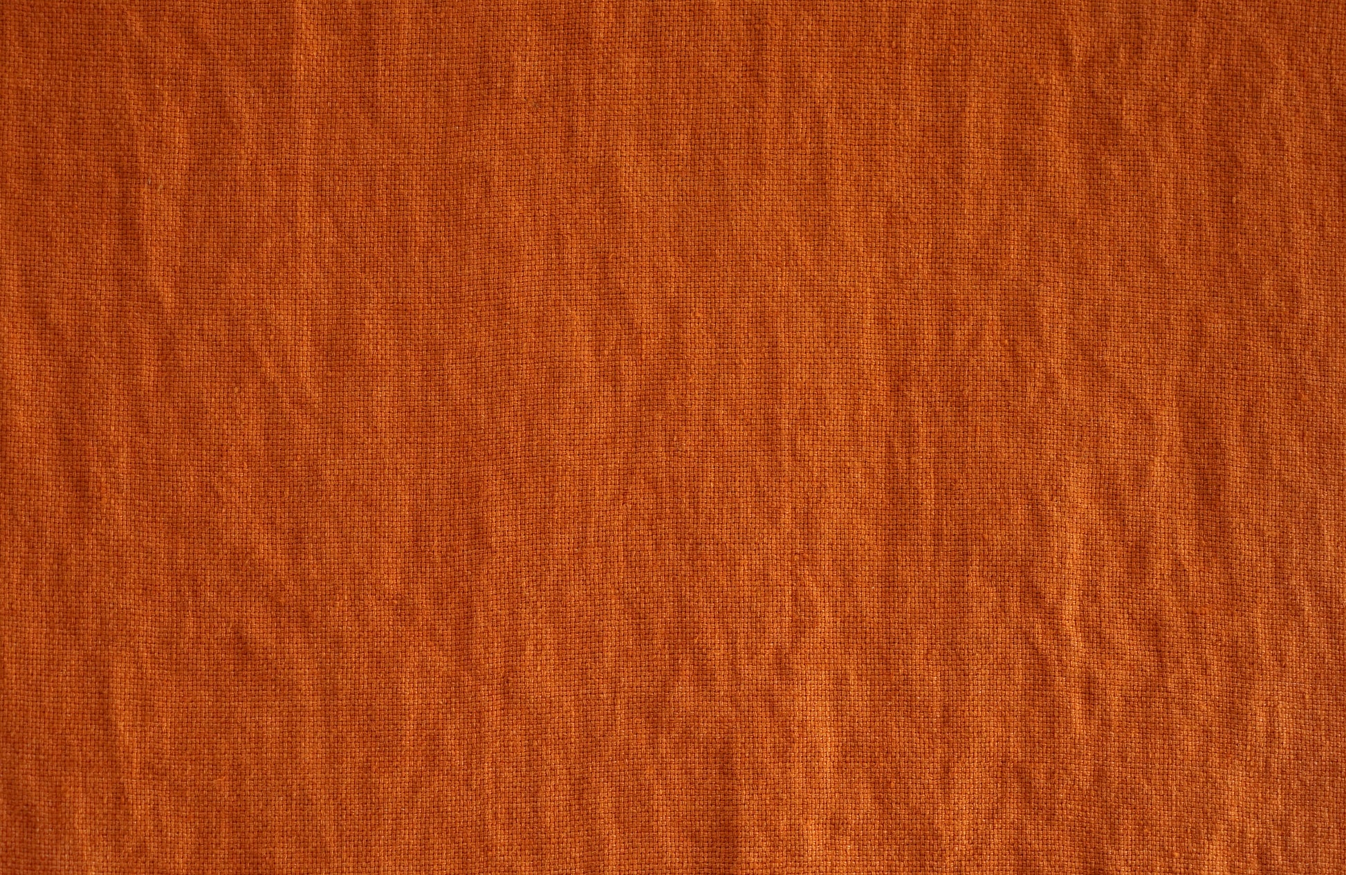 EDITH copper linen throw swatch