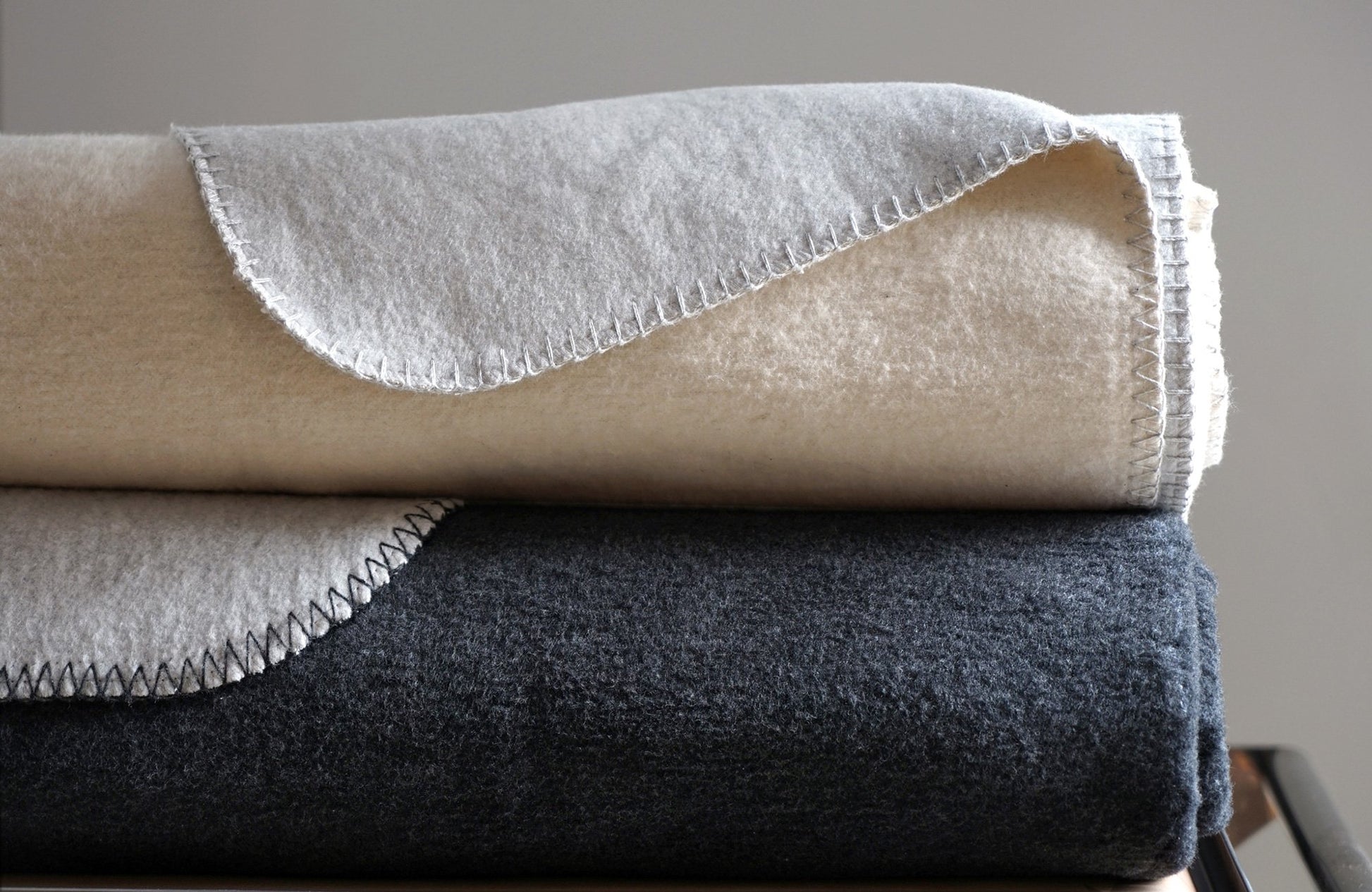OLIVER 100% cotton blanket charcoal creme ash | AREA home bedding